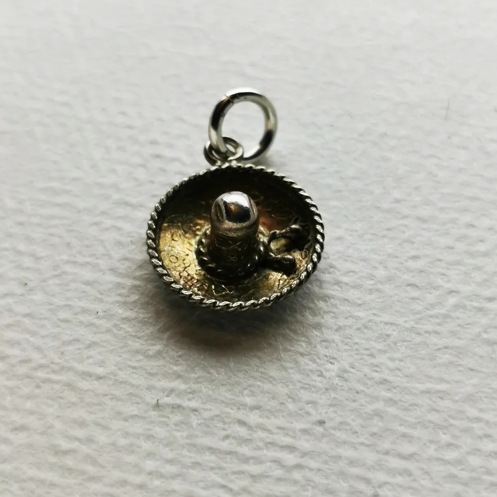Sombrero  925 pendant